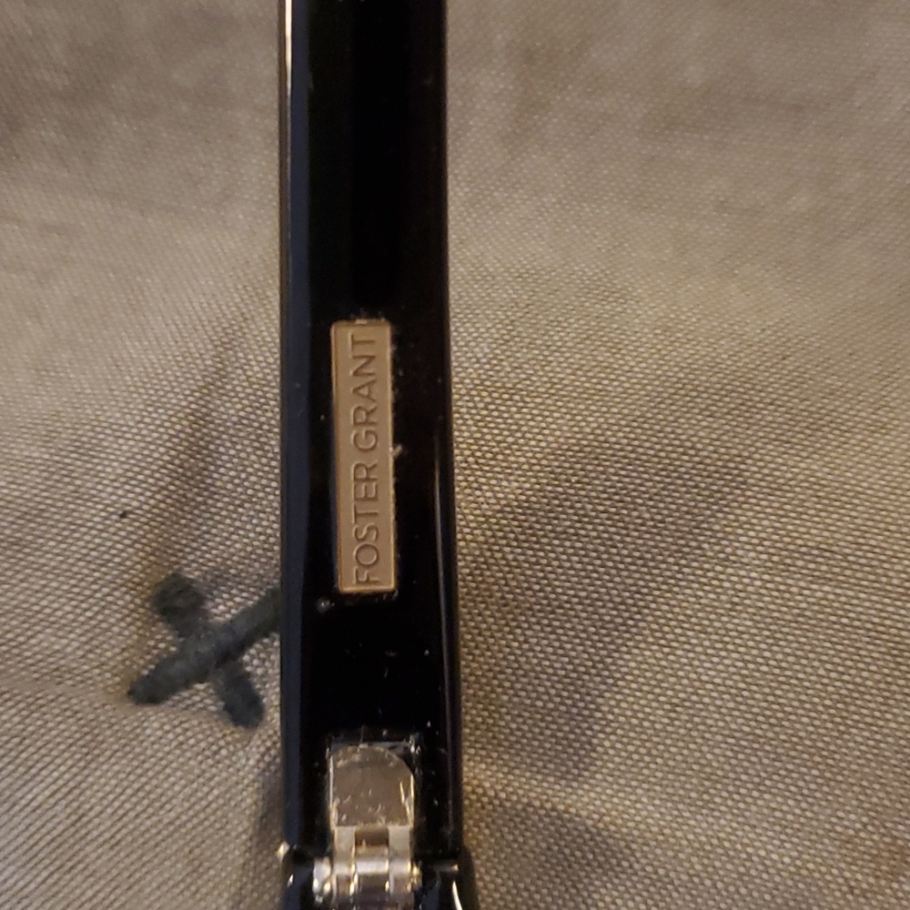 Foster Grant Sunnies - Picture 4 of 6